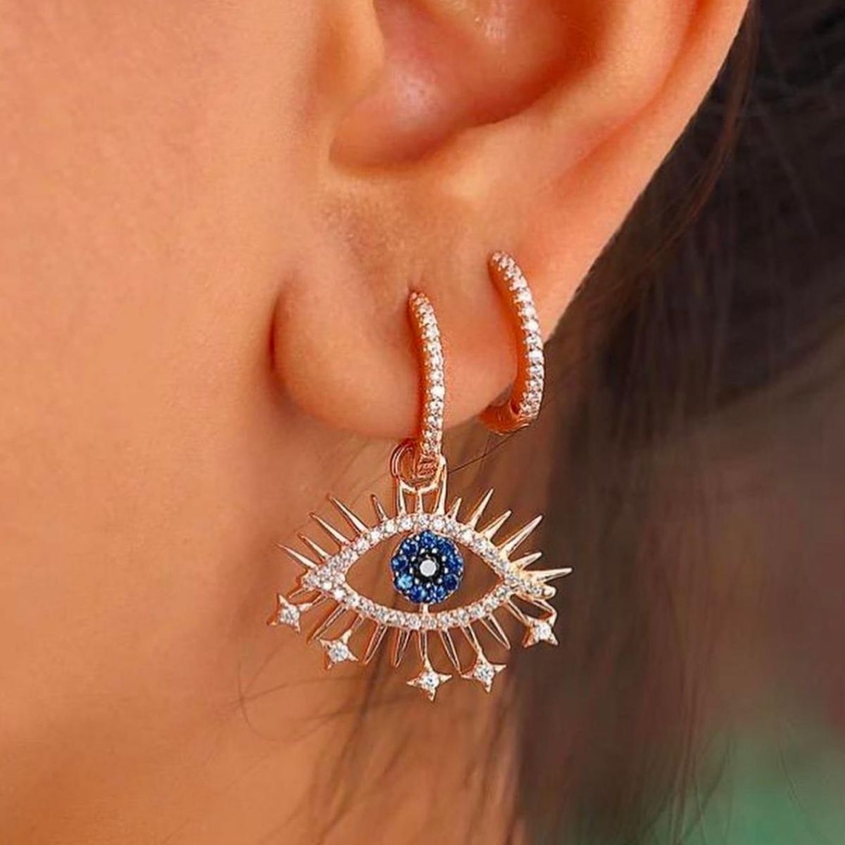 Ojo turco con estrellas