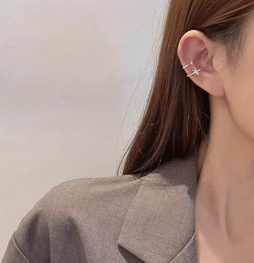 Earcuff plateado de estrella