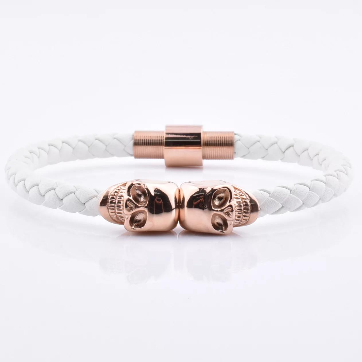 Calavera blanco y dorado